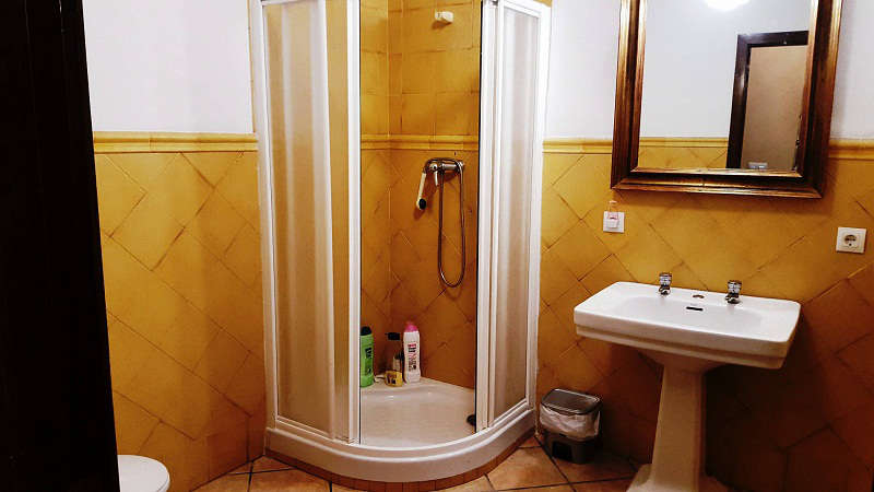 La Hospedería de Ana - Baño Amarillo