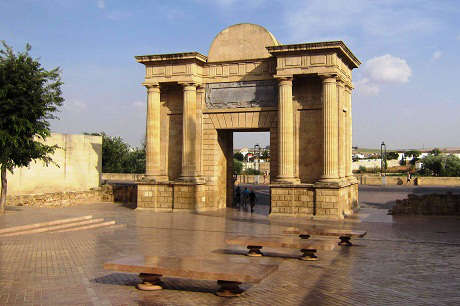 La Hospedería de Ana / Puerta del Puente