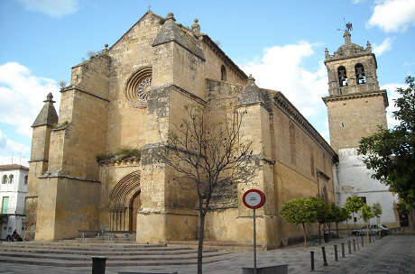 La Hospedería de Ana / Iglesia de Santa Marina