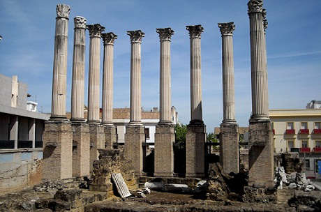 La Hospedería de Ana / Templo Romano